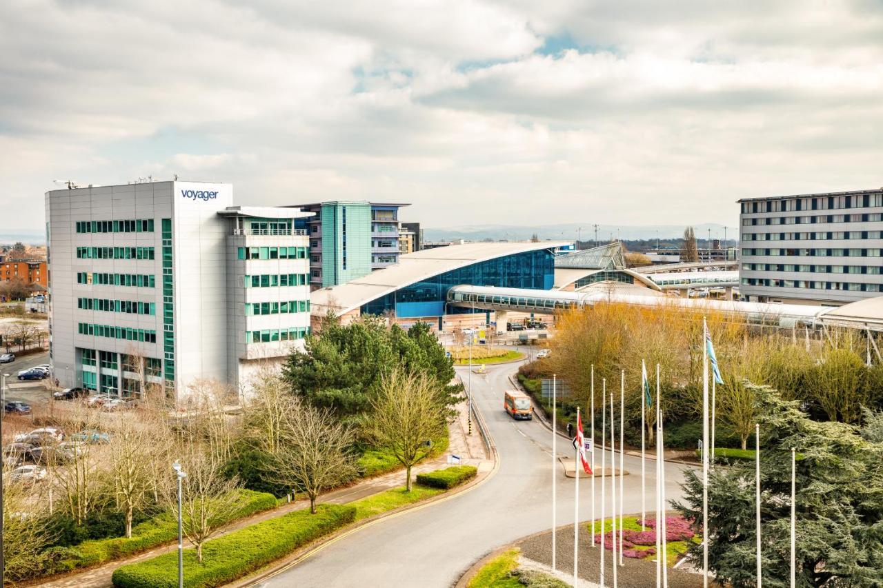 Holiday Inn Manchester Airport T2, An Ihg Hotel Hale  Exterior foto